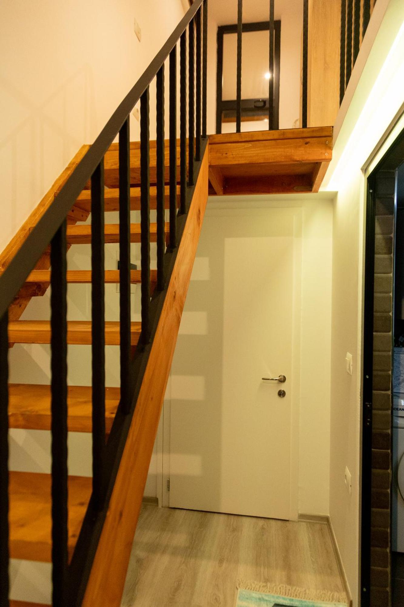 Cozy Loft-Blloku Downtown Hotel Tirana Bagian luar foto
