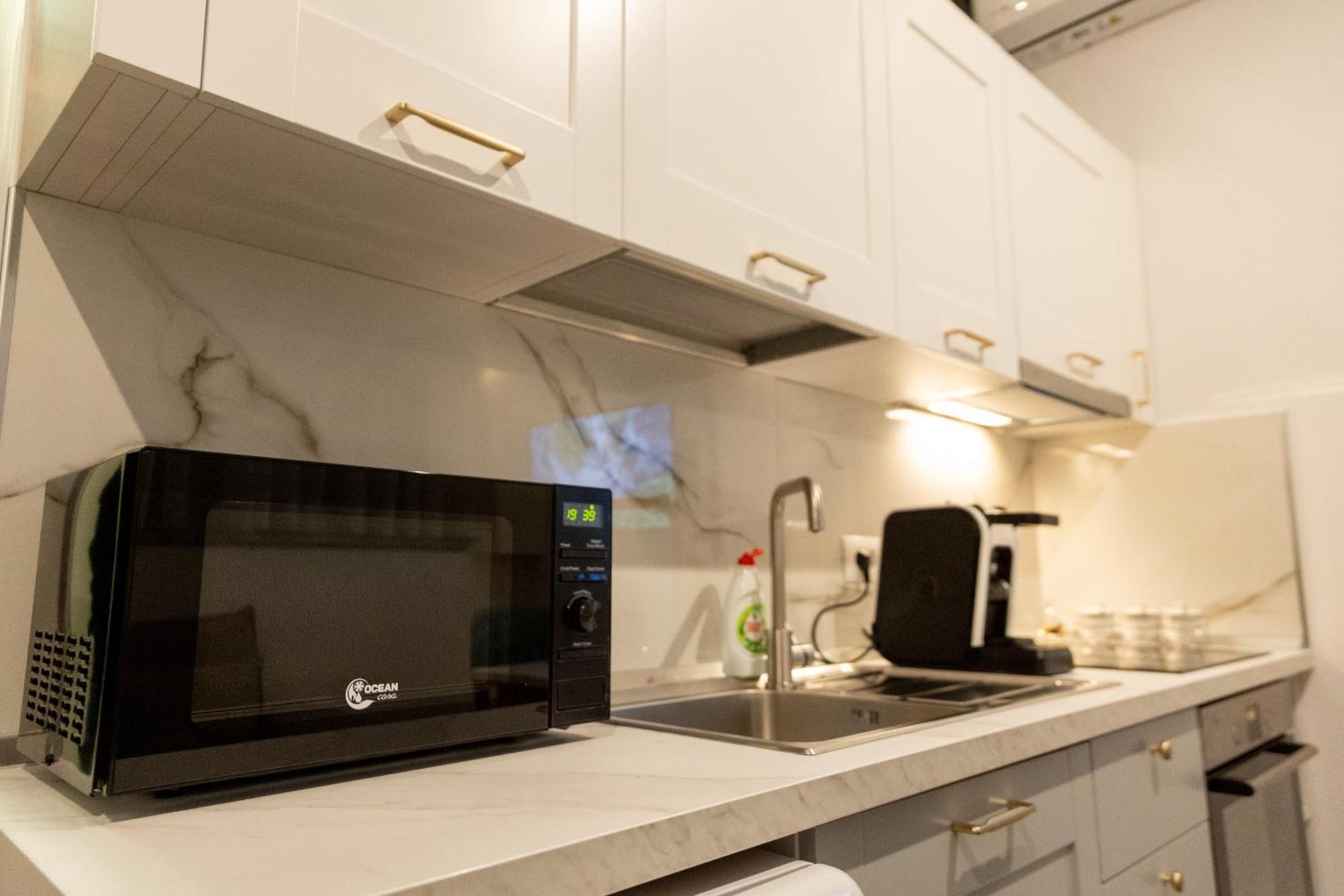 Cozy Loft-Blloku Downtown Hotel Tirana Bagian luar foto