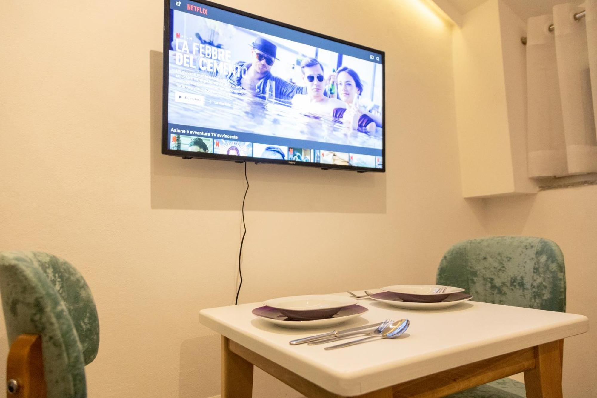 Cozy Loft-Blloku Downtown Hotel Tirana Bagian luar foto