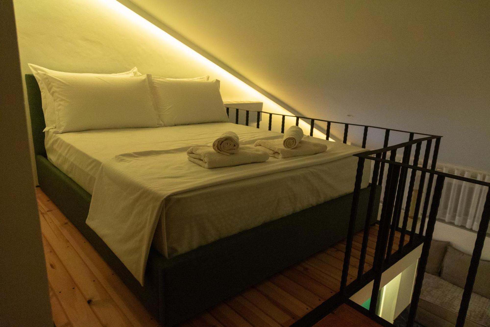 Cozy Loft-Blloku Downtown Hotel Tirana Bagian luar foto