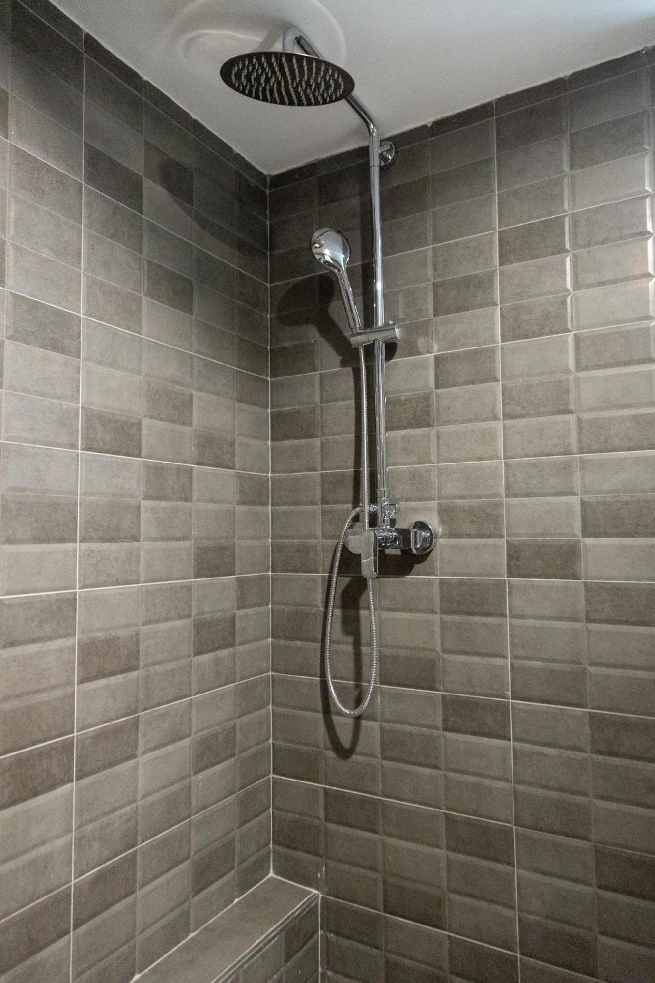 Cozy Loft-Blloku Downtown Hotel Tirana Bagian luar foto